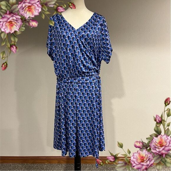 Fashion Bug Short Sleeve Geometric Fake Wrap Plus Size Dresses Size 2X - Picture 1 of 15